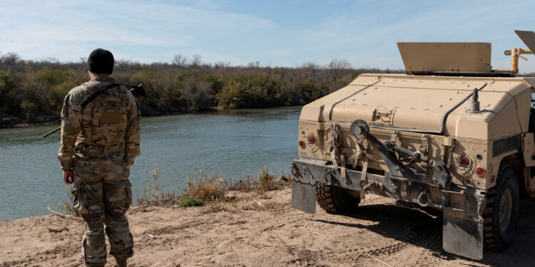 Τραμπ: Διατάσσει να αναπτυχθούν επιπλέον 1.500 στρατιωτικοί στα σύνορα ΗΠΑ-Μεξικού