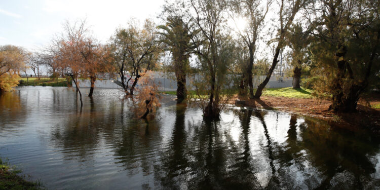 Ρόδος: Μήνυμα του 112 για περιορισμό των μετακινήσεων λόγω έντονων καιρικών φαινομένων
