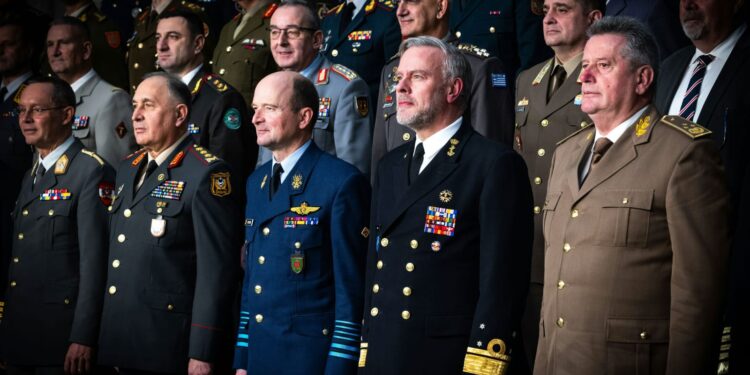 Αρχηγός ΓΕΕΘΑ: Συμμετοχή στη σύνοδο της Στρατιωτικής Επιτροπής του NATO στις Βρυξέλλες