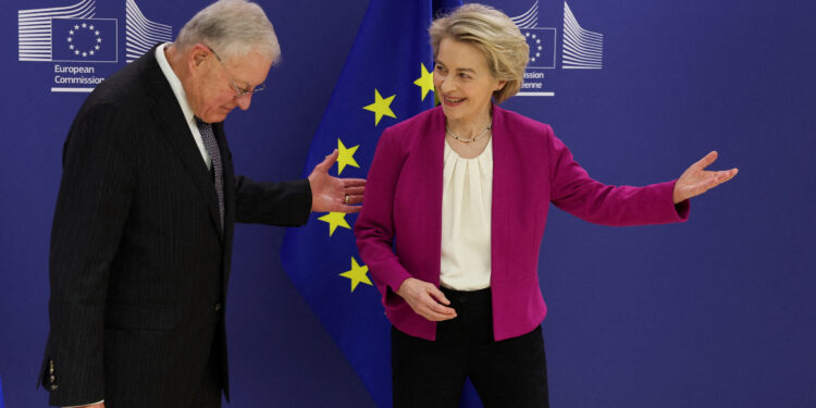 Ούρσουλα φον ντερ Λάιεν σε απεσταλμένο των ΗΠΑ: «Τώρα είναι η κρίσιμη στιγμή»