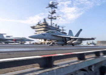 USS Harry Truman - Χούθι