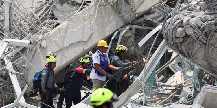 Μιανμάρ: Τουλάχιστον 1.000 οι νεκροί από τον σεισμό – Εικόνες χάους και απόγνωσης [vids]