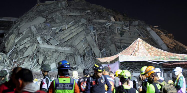 Σεισμός «μαμούθ» σε Μιανμάρ και Ταϊλάνδη: Κατάρρευση κτιρίων σε πολλές περιοχές – Φόβοι για πολλά θύματα [vids, pics]