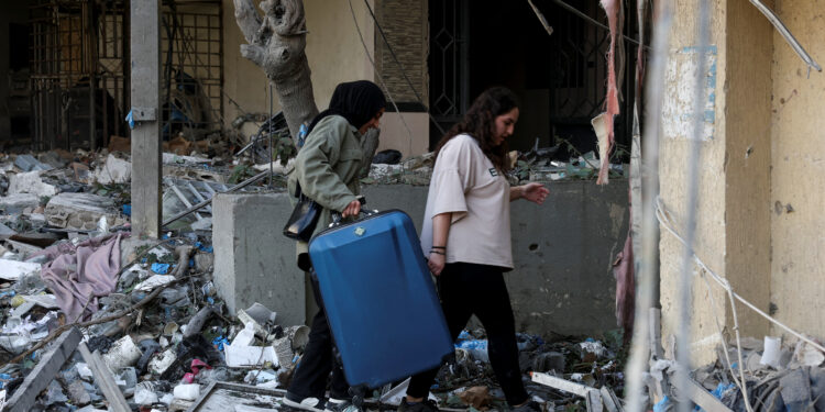 Χαμάς: Καλεί «όποιον μπορεί να κρατήσει όπλο», όπου κι αν βρίσκεται, να πολεμήσει κατά του σχεδίου Τραμπ για εκτοπισμό Παλαιστινίων από τη Γάζα