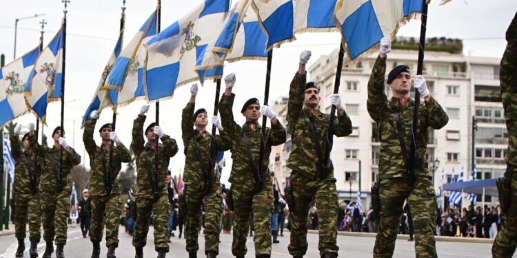 στρατιωτική παρέλαση