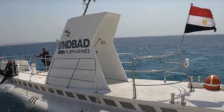 τουριστικό υποβρύχιο