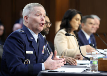 NSA: Καθαιρούνται ο διευθυντής και η υποδιευθύντρια της αμερικανικής υπηρεσίας κατασκοπείας