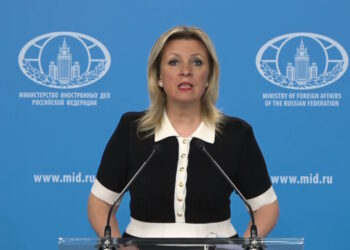 Η Ζαχάροβα κατηγορεί τον Ζελένσκι για τη συνέχιση του πολέμου επειδή «δεν κάνει υποχωρήσεις» στην κυριαρχία της χώρας του