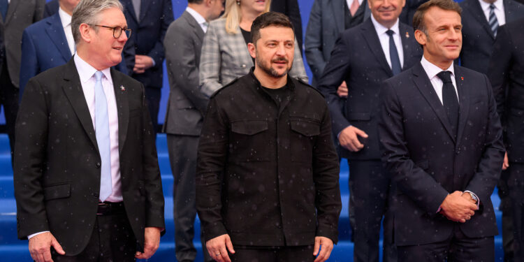 Ζελένσκι από Τίρανα: «Ύψιστη προτεραιότητα του Κιέβου είναι η άνευ όρων κατάπαυση πυρός»