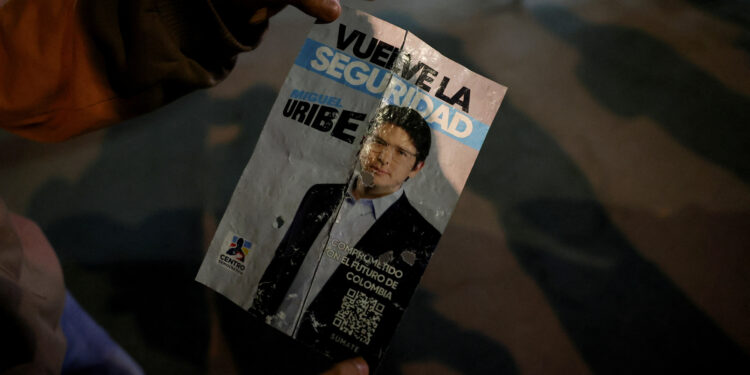 Μπογκοτά: Απόπειρα δολοφονίας του υποψήφιου για την Προεδρία Μιγκέλ Ουρίμπε – Νοσηλεύεται σε κρίσιμη κατάσταση