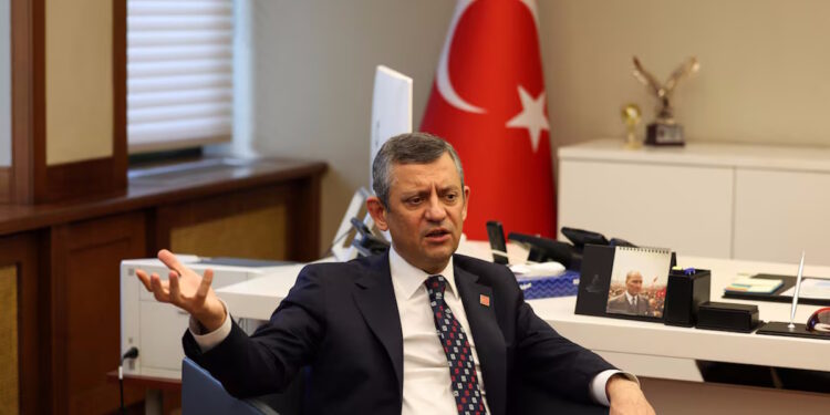 Οζγκιούρ Οζέλ