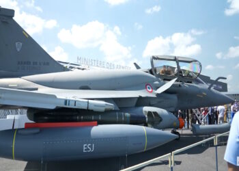 Rafale F5: Το αναβαθμισμένο γαλλικό μαχητικό θα φέρει 18 πυραύλους Smart Cruiser για επιθέσεις κορεσμού στις εχθρικές αεράμυνες [vids]