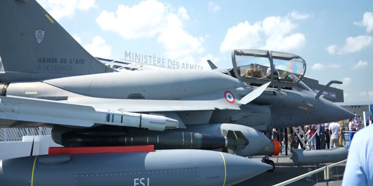 Rafale F5: Το αναβαθμισμένο γαλλικό μαχητικό θα φέρει 18 πυραύλους Smart Cruiser για επιθέσεις κορεσμού στις εχθρικές αεράμυνες [vids]