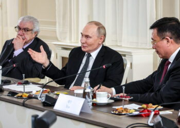 Πούτιν: Δεν θέλει «ούτε καν να συζητήσει» την πιθανή δολοφονία του Χαμενεΐ