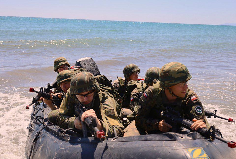 νέα δομή δυνάμεων