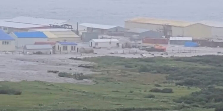 Σεισμός 8,8 Ρίχτερ στη Ρωσία: Τουλάχιστον 30 μετασεισμοί – Ειδοποιήσεις για τσουνάμι [vids]