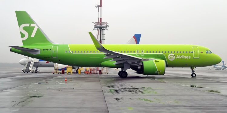 Ρωσία: Επιβατικό αεροσκάφος επέστρεψε σε αεροδρόμιο της Σιβηρίας έχοντας αναφέρει απώλεια πίεσης