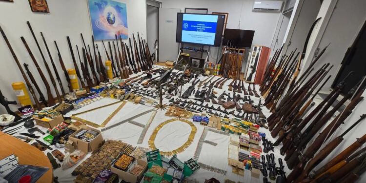 οπλοστάσιο απόστρατου Πολεμικής Αεροπορίας