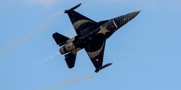 οπλισμένα F-16 παραβιάσεις - Τουρκία