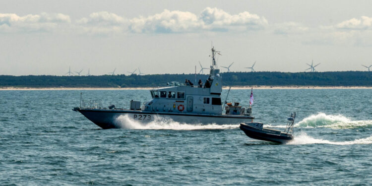 Reuters: «Ναυάγιο» στις δοκιμές θαλάσσιων drones του US Navy