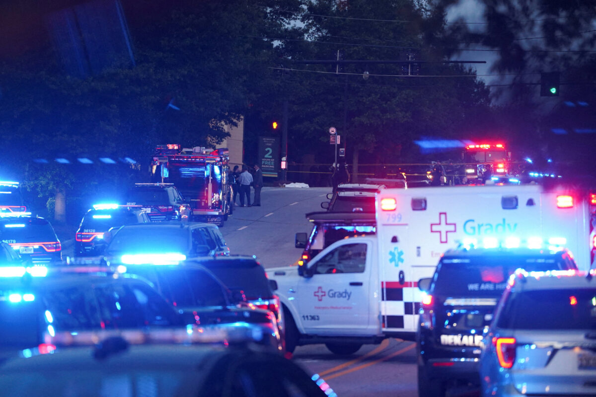 Ένοπλος - Ατλάντα