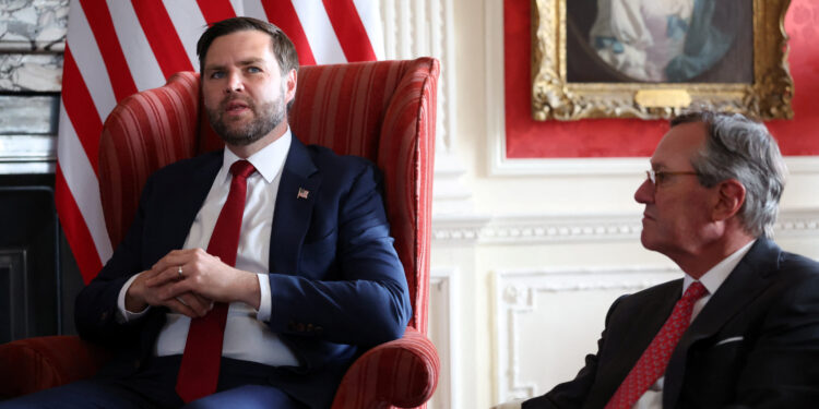 Τζέι Ντι Βανς: Οι ΗΠΑ θέλουν να «προγραμματίσουν» μια συνάντηση Τραμπ – Πούτιν – Ζελένσκι