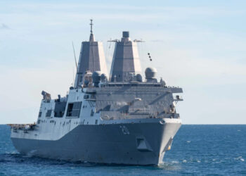 USS New Orleans: Πυρκαγιά σε αμφίβιο πλοίο του αμερικανικού ΠΝ στα ανοιχτά της Ιαπωνίας [vids]