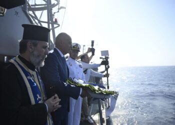 Δένδιας - Τήνος