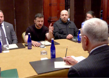 Ζελένσκι: Συναντήθηκε με τον ειδικό απεσταλμένο των ΗΠΑ Κιθ Κέλογκ πριν από τις συνομιλίες με τον Τραμπ