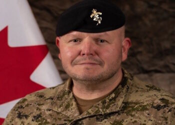 στρατιώτης