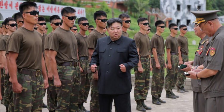 στρατιώτες