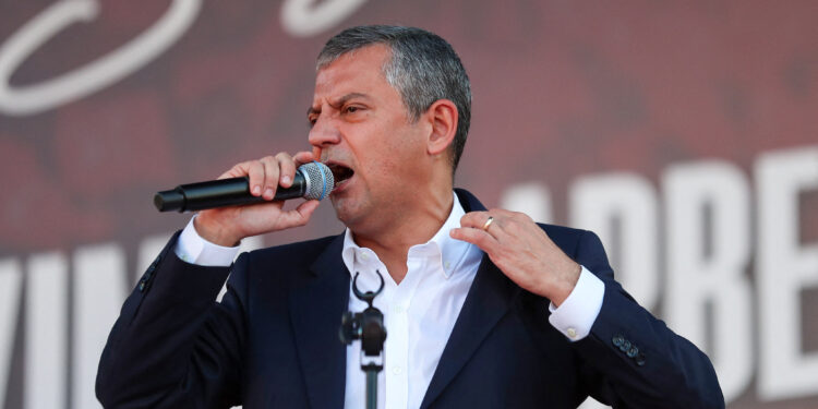 Οζγκιούρ Οζέλ