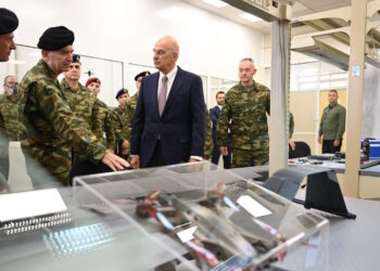 Δένδιας-drones