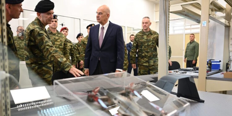 Δένδιας-drones