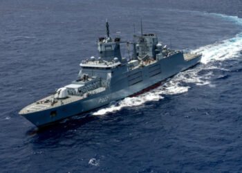 IRIS-T SLM «τώρα και στην θάλασσα»: Πρώτη εκτόξευση από γερμανική φρεγάτα σε άσκηση