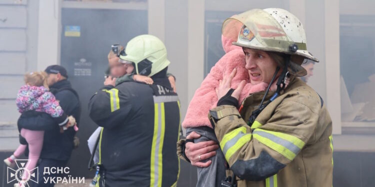 Χάρκοβο: Αιματηρή επίθεση ρωσικού drone σε νηπιαγωγείο – Βίντεο από το σημείο