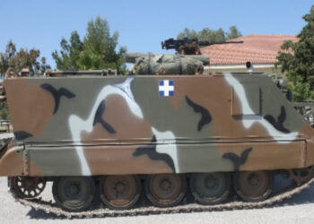 Δένδιας: «Έτοιμα τα M113 που χαρίζει ο ελληνικός στρατός στον Λίβανο – Θα μεταφερθούν τις επόμενες ημέρες στη Βηρυτό»