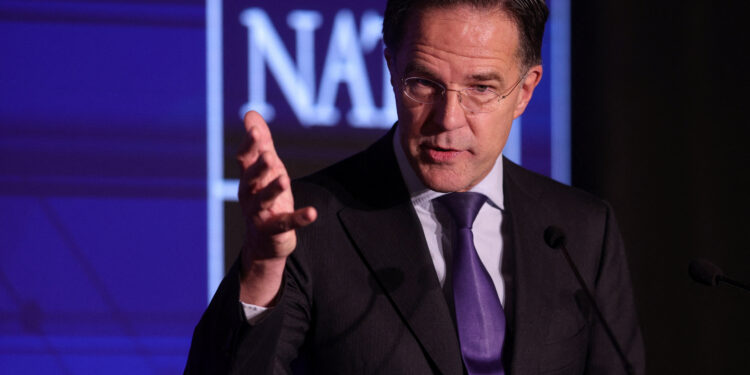 Ρούτε: Το ΝΑΤΟ ξεπερνά πλέον τη Ρωσία σε παραγωγή πυρομαχικών μετά από χρόνια καθυστέρησης