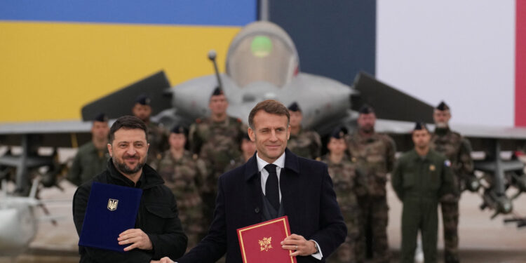 Γαλλία: Ο Ζελένσκι ανακοίνωσε την παραγγελία 100 Rafale – Συστήματα SAMP/T και drones στο LOI της Ουκρανίας