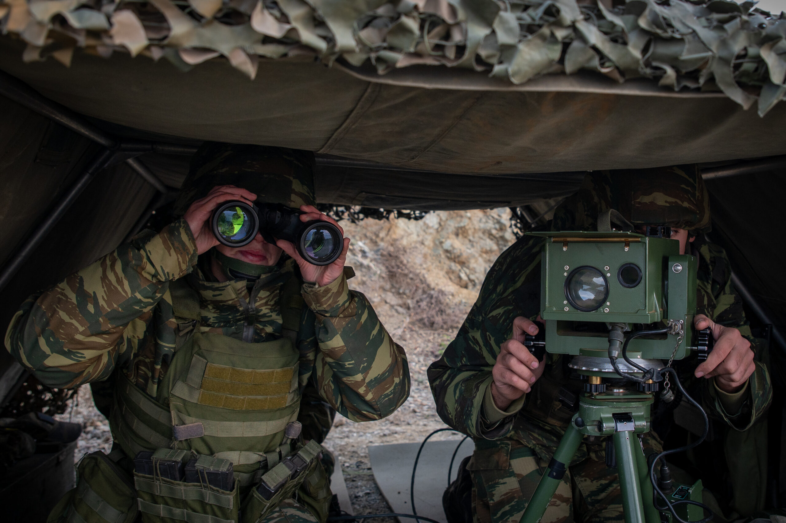 βολές πυροβολικού