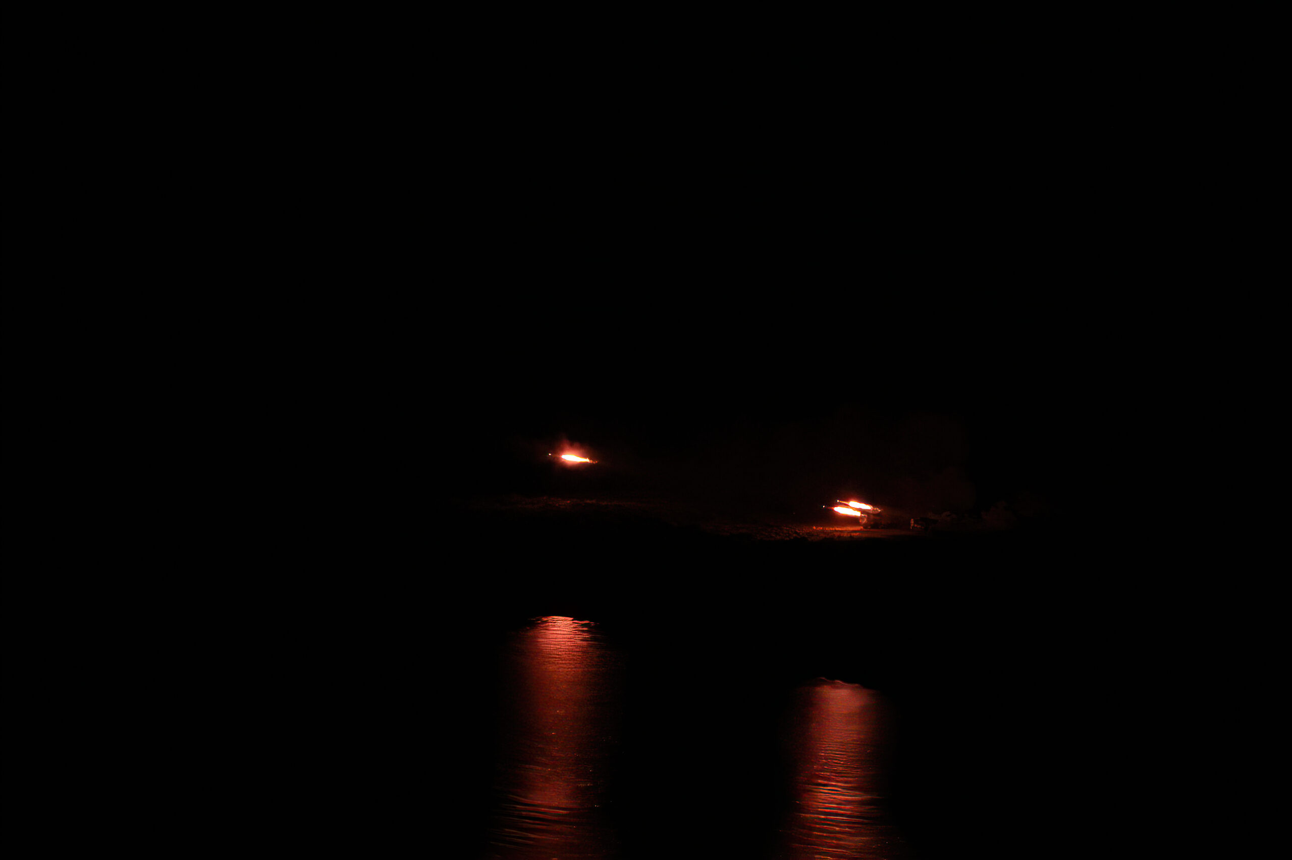 βολές πυροβολικού