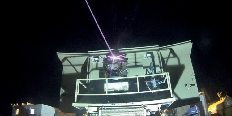 Iron Beam: Η «laser ασπίδα» που αλλάζει την εξίσωση της αεράμυνας – Ανοιχτό το Ισραήλ να το αποδεσμεύσει στην Ελλάδα