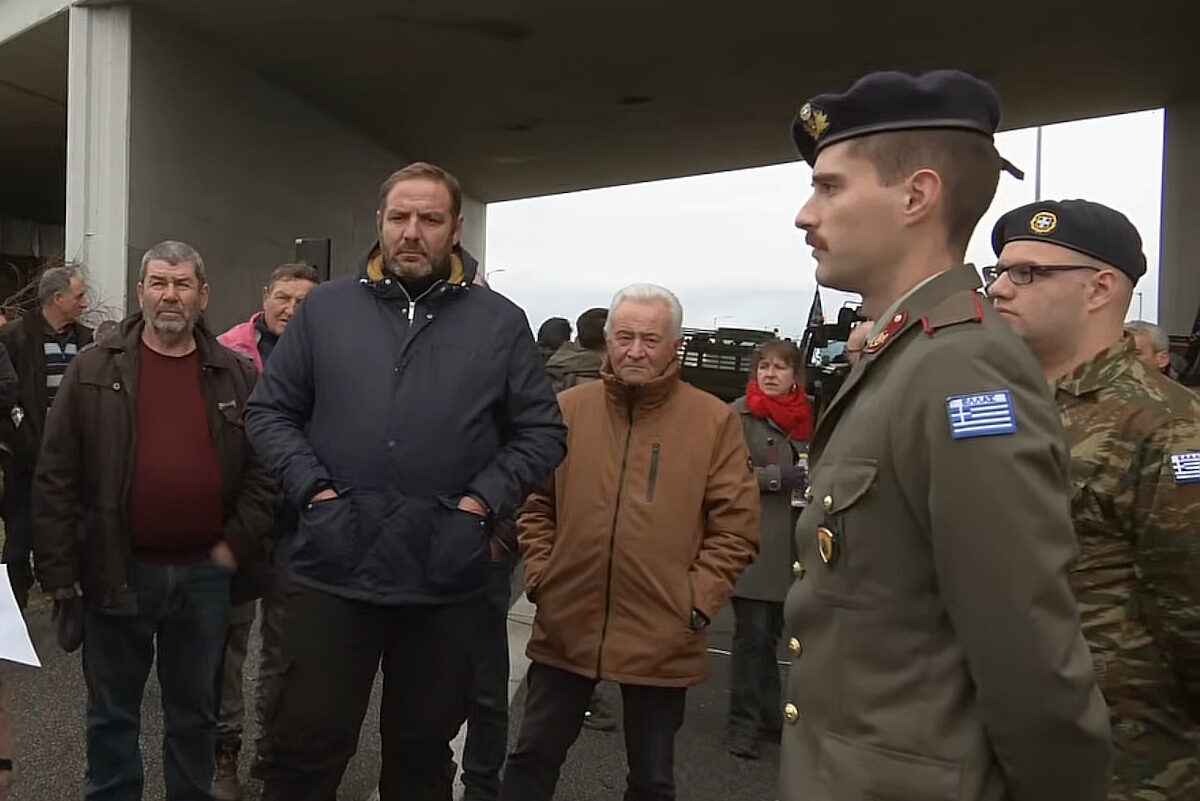 ένστολοι - αγροτικό μπλόκο