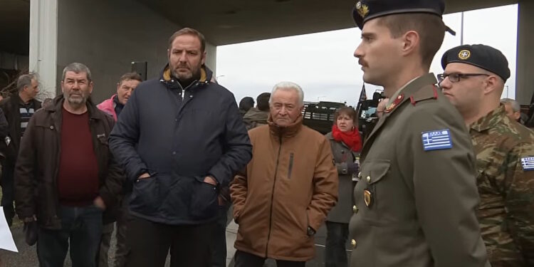 ένστολοι - αγροτικό μπλόκο