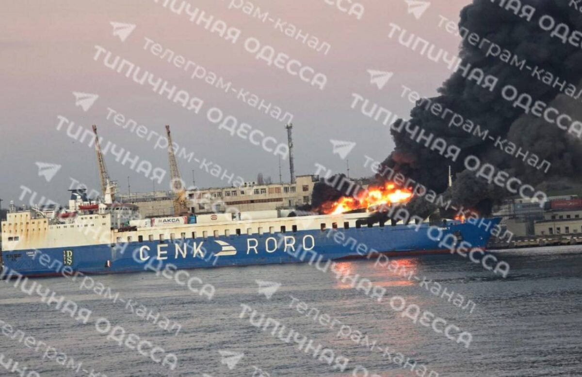 Οδησσός - πλοίο στις φλόγες