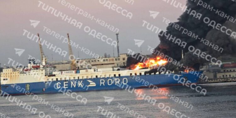 Οδησσός - πλοίο στις φλόγες