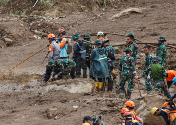 στρατιωτικοί