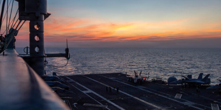 Χούθι - USS Abraham Lincoln