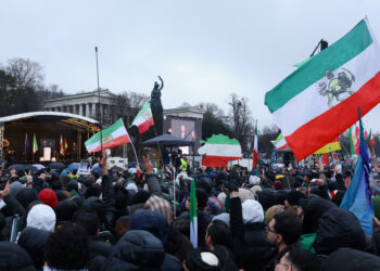 Ρεζά Παχλεβί: Ο γιός του έκπτωτου σάχη δηλώνει έτοιμος για τη μετάβαση στο Ιράν