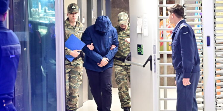 Ο σμήναρχος που κατηγορείται για κατασκοπεία ζήτησε να προφυλακιστεί γιατί φοβάται για τη ζωή του